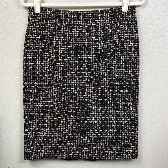 Classiques Entier Tweed Boot Skirt Black Tan 4 - Picture 3 of 9